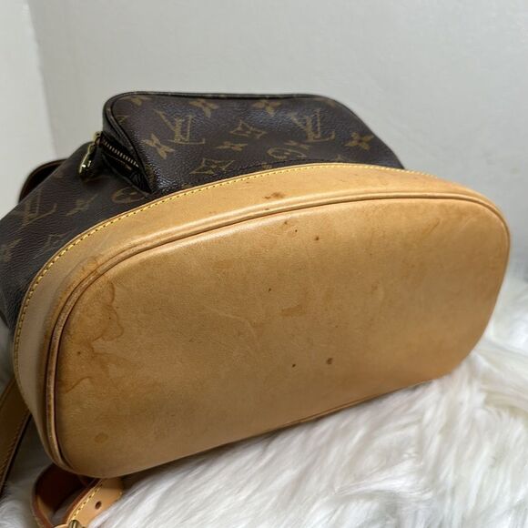 💯 Authentic Louis Vuitton Monogram Backpack 🍀 - Picture 6 of 16